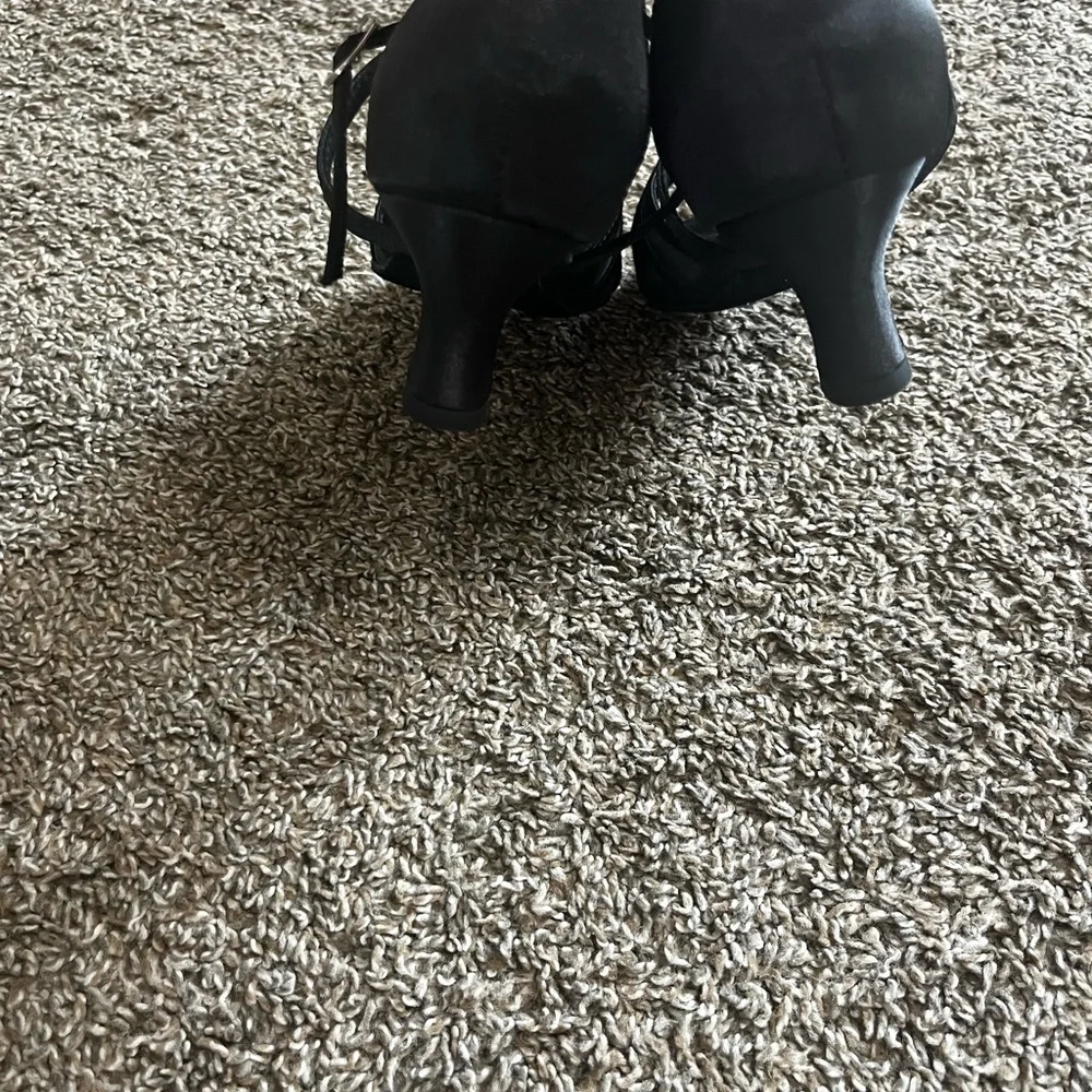 Elegant Black Strappy Women's Shoes - Picture 3 of 7